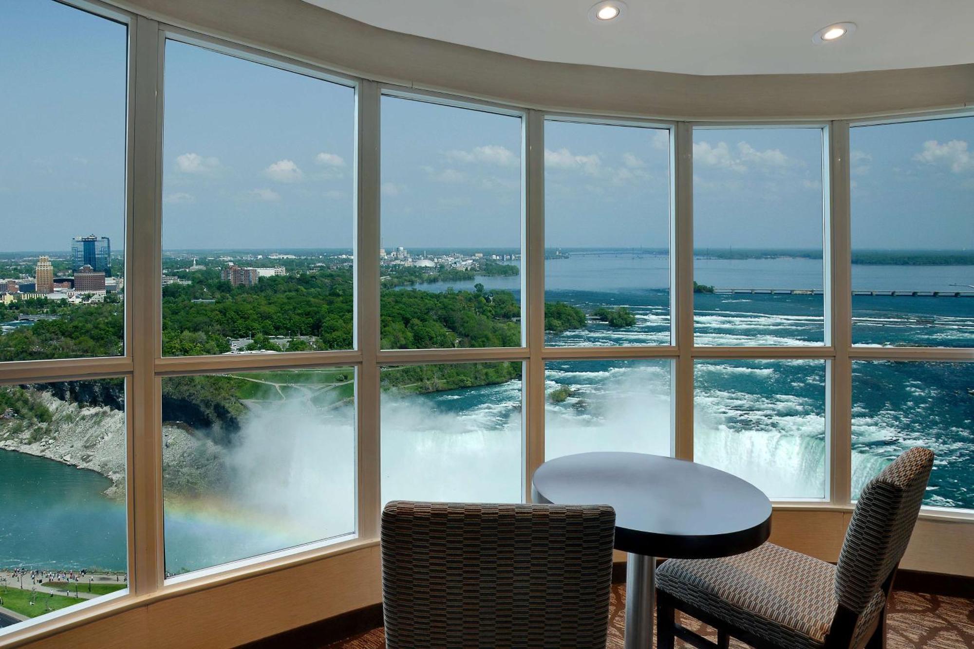 Embassy Suites By Hilton Niagara Falls/ Fallsview Exterior photo